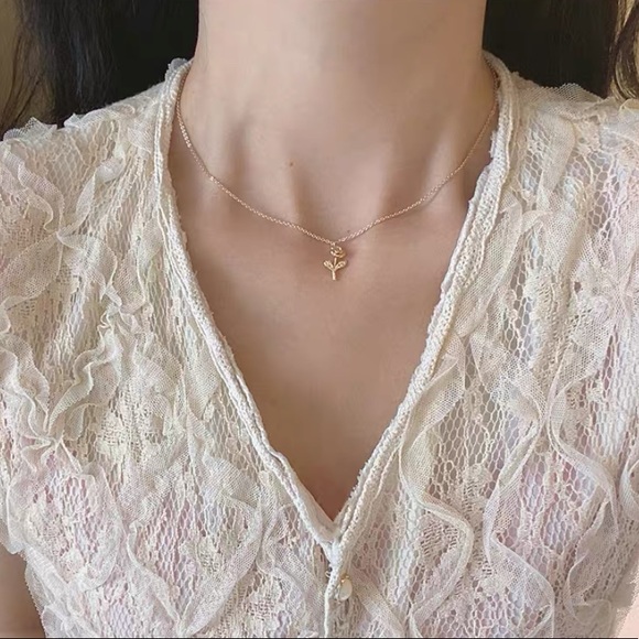 Golden Rosebud Rose Necklace Collar Choker - Picture 2 of 12